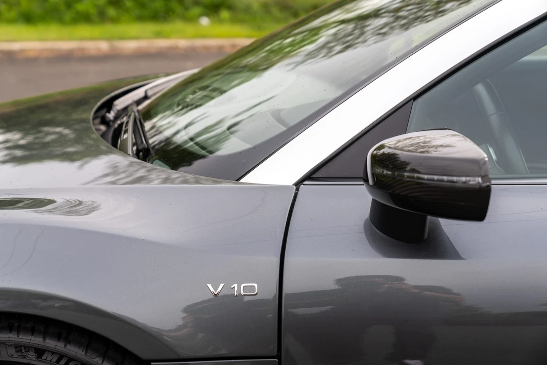 2015 Audi 42 R8 - Image 28 of 31