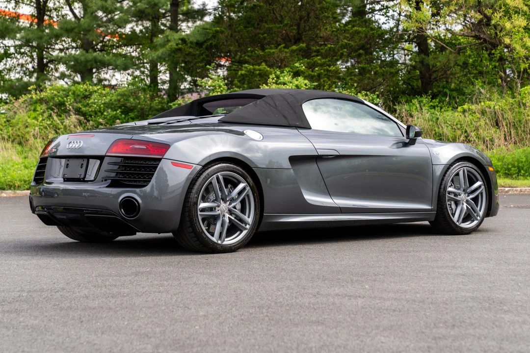 2015 Audi 42 R8 - Image 15 of 31