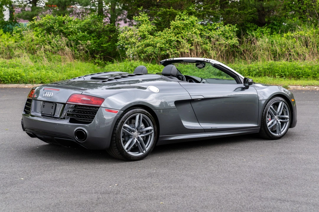 2015 Audi 42 R8 - Image 5 of 31