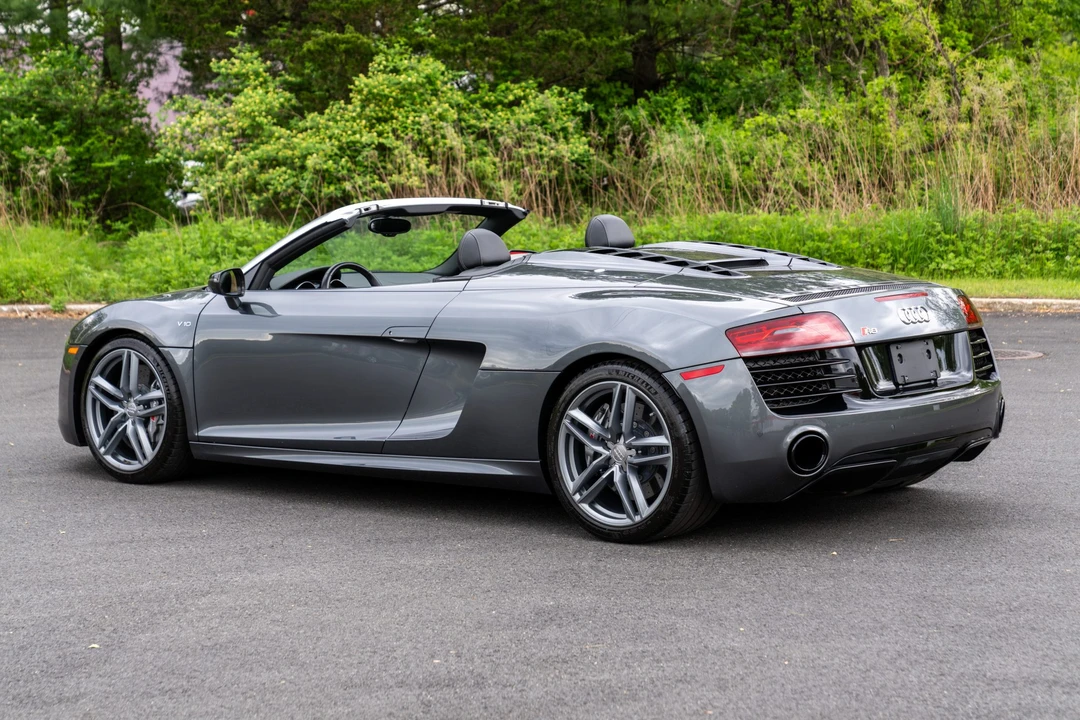 2015 Audi 42 R8 - Image 7 of 31