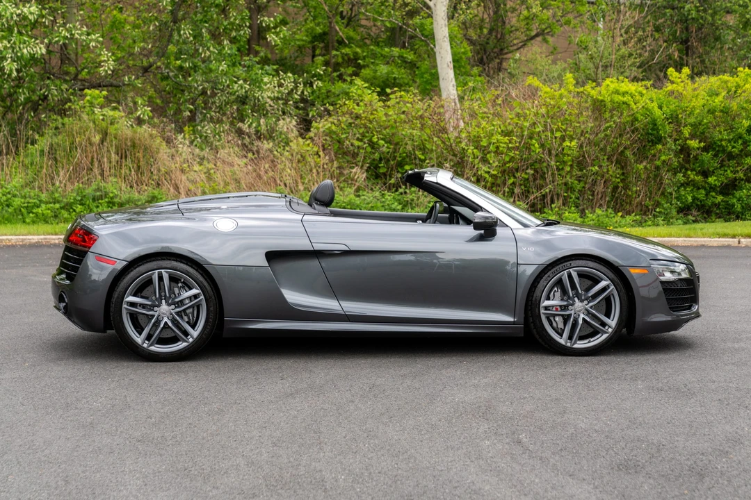 2015 Audi 42 R8 - Image 4 of 31