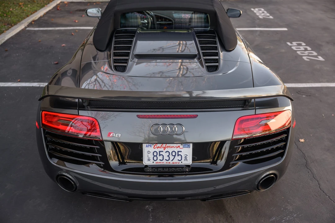 2015 Audi 42 R8 - Image 9 of 31