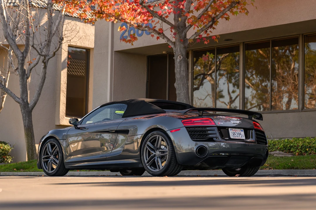 2015 Audi 42 R8 - Image 10 of 31
