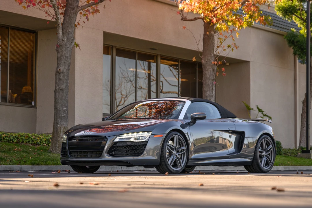 2015 Audi 42 R8 - Image 2 of 31