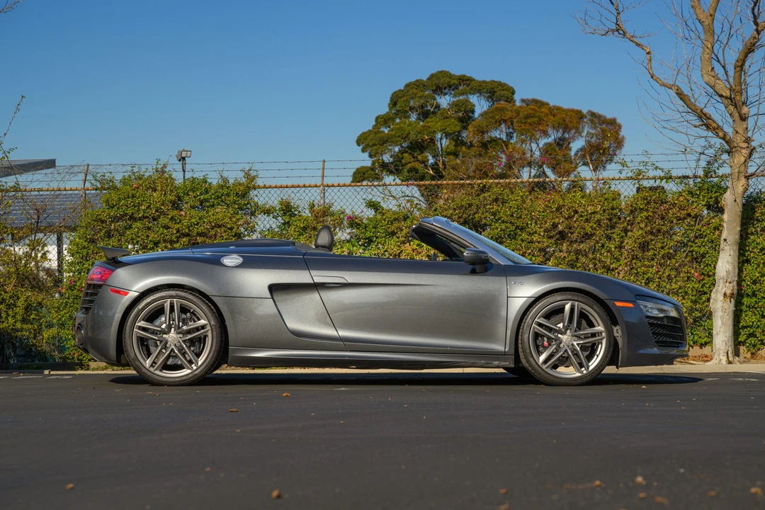 2015 Audi 42 R8 - Image 18 of 31