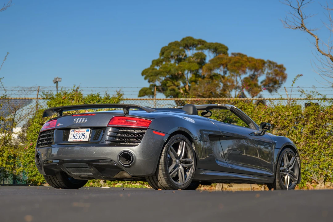 2015 Audi 42 R8 - Image 19 of 31