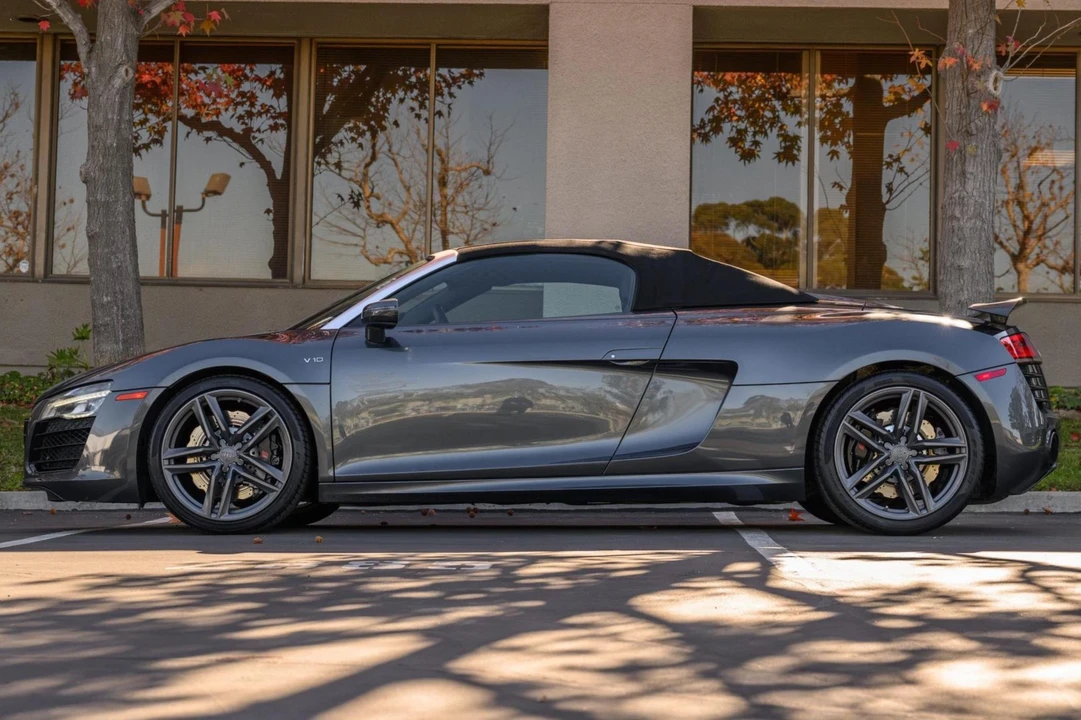 2015 Audi 42 R8 - Image 12 of 31