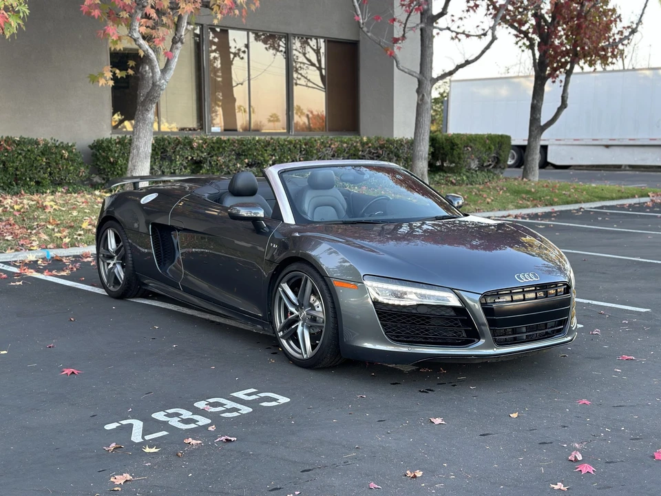 2015 Audi 42 R8 - Image 30 of 31