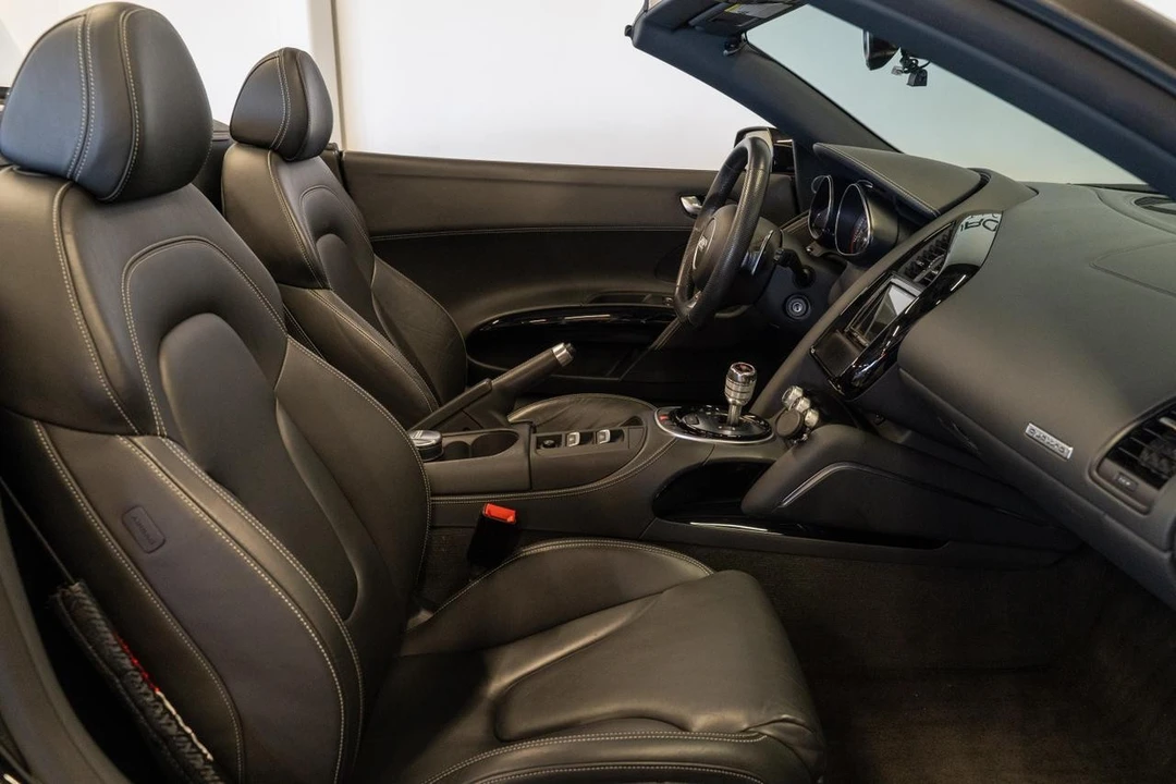 2015 Audi 42 R8 - Image 9 of 21