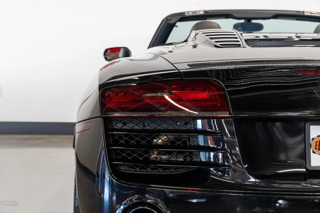 2015 Audi 42 R8 - Image 17 of 21