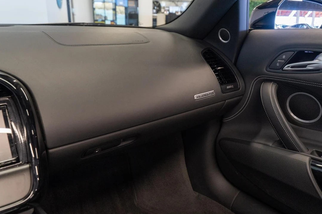 2015 Audi 42 R8 - Image 11 of 21