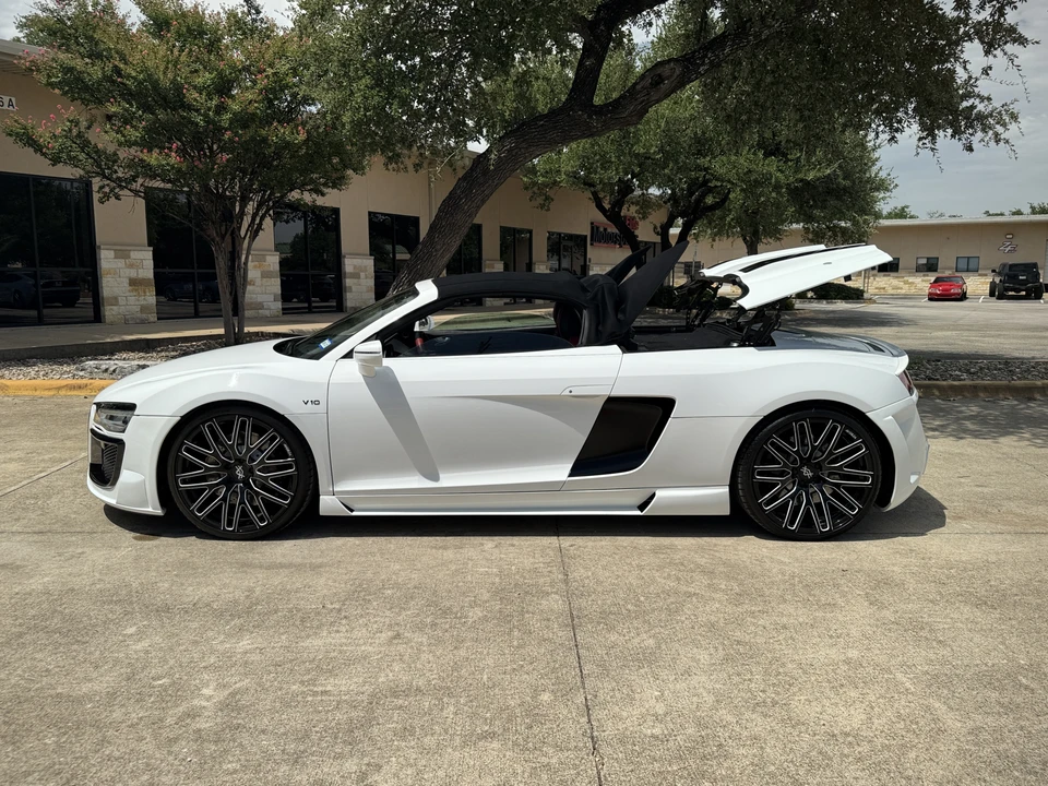 2015 Audi 42 R8 - Image 22 of 31
