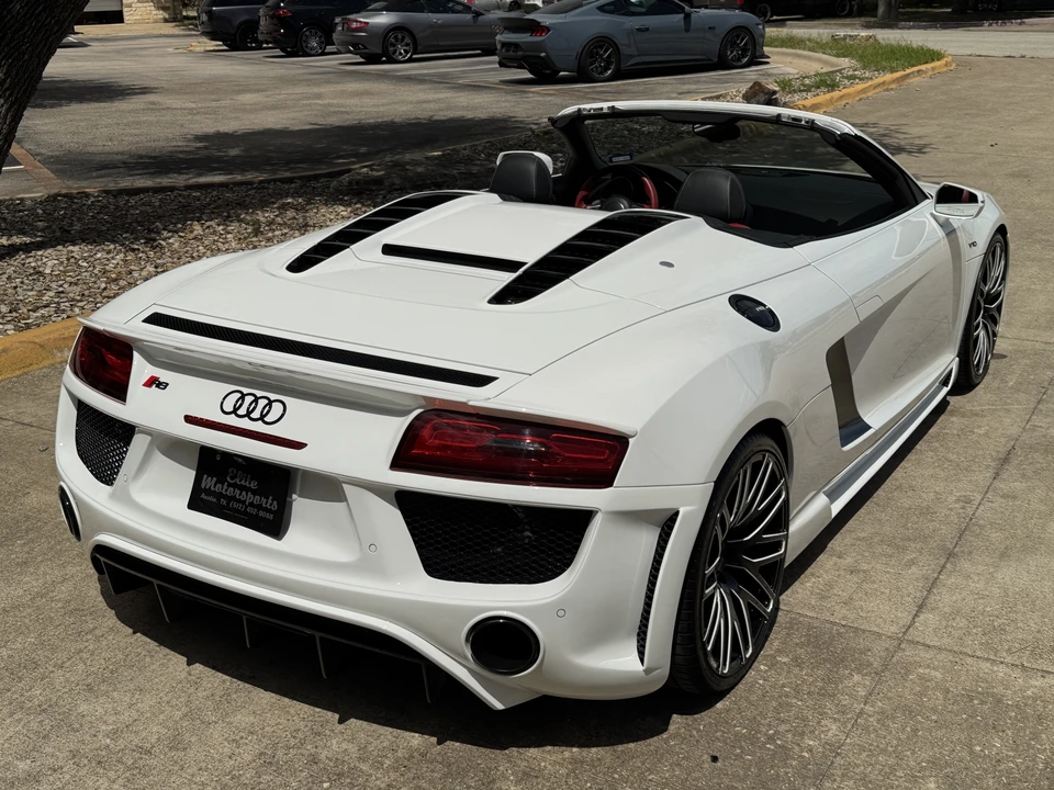 2015 Audi 42 R8 - Image 9 of 31