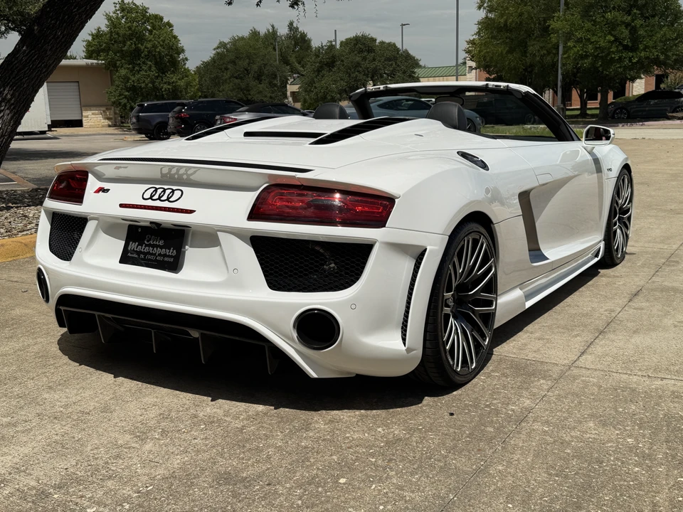 2015 Audi 42 R8 - Image 8 of 31
