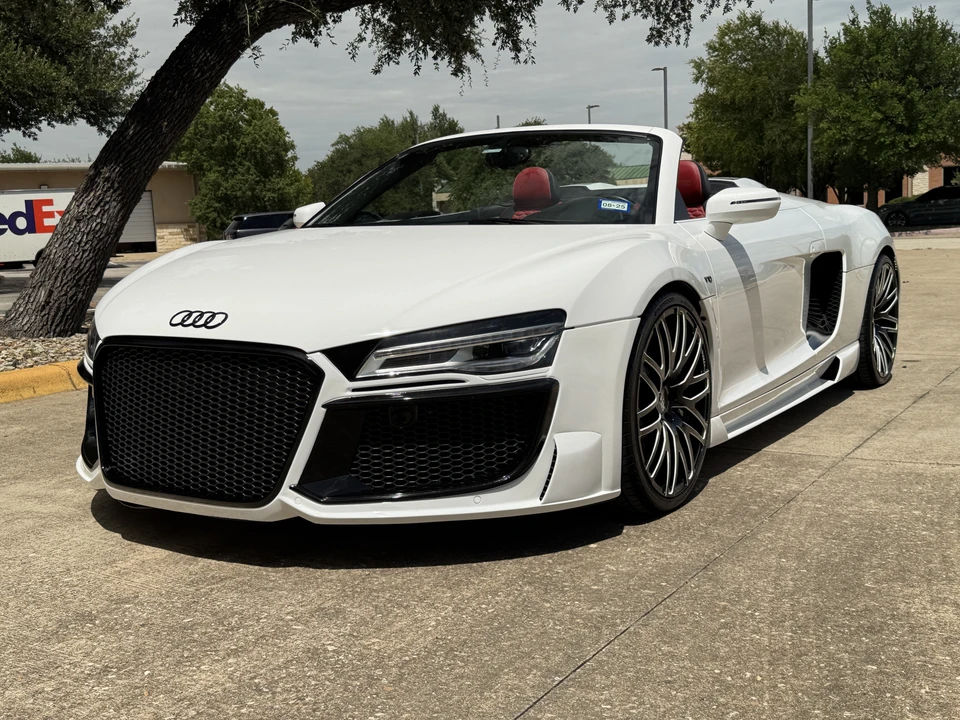 2015 Audi 42 R8 - Image 2 of 31