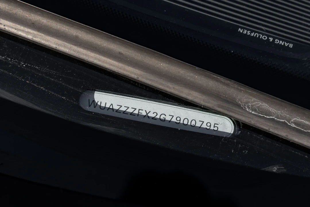 2015 Audi 42 R8 - Image 28 of 31