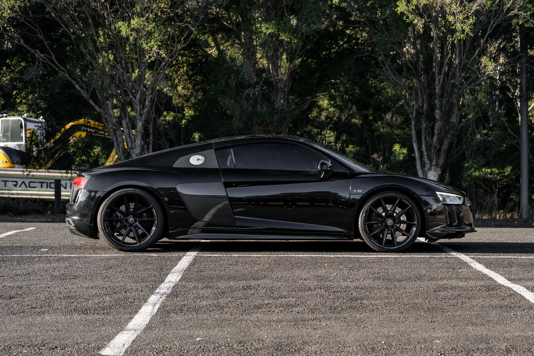 2015 Audi 42 R8 - Image 8 of 31