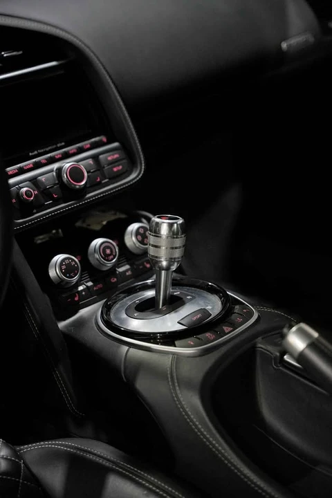 2015 Audi 42 R8 - Image 12 of 17