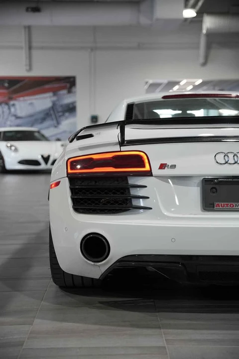 2015 Audi 42 R8 - Image 8 of 17