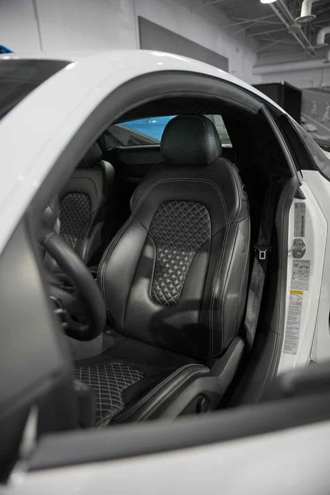 2015 Audi 42 R8 - Image 10 of 17