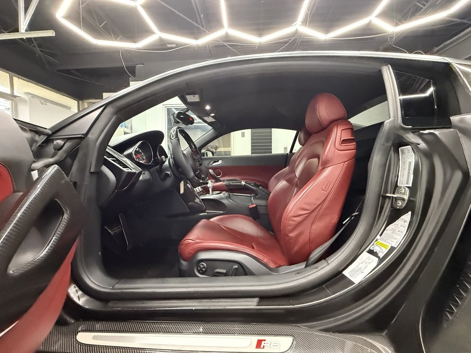 2015 Audi 42 R8 - Image 12 of 21