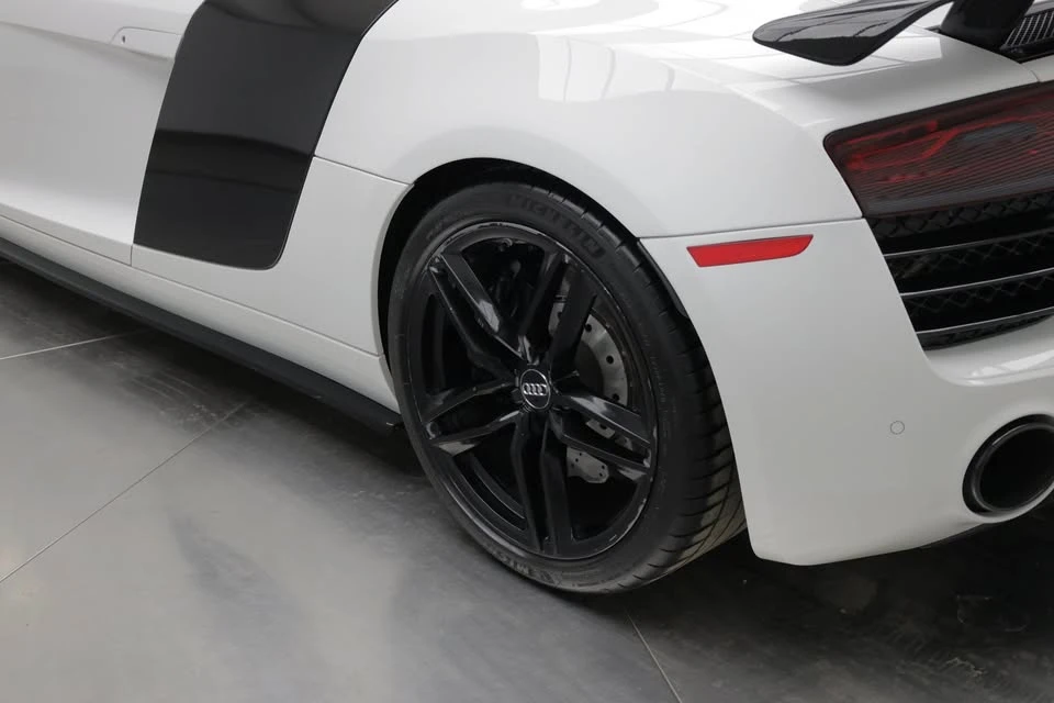 2015 Audi 42 R8 - Image 3 of 6