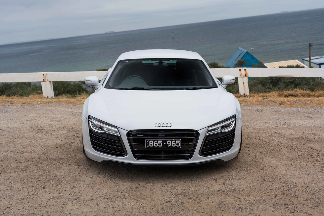 2015 Audi 42 R8 - Image 10 of 31