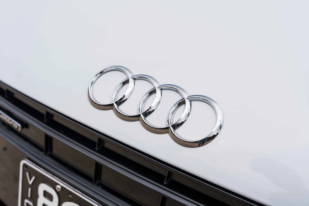 2015 Audi 42 R8 - Image 19 of 31