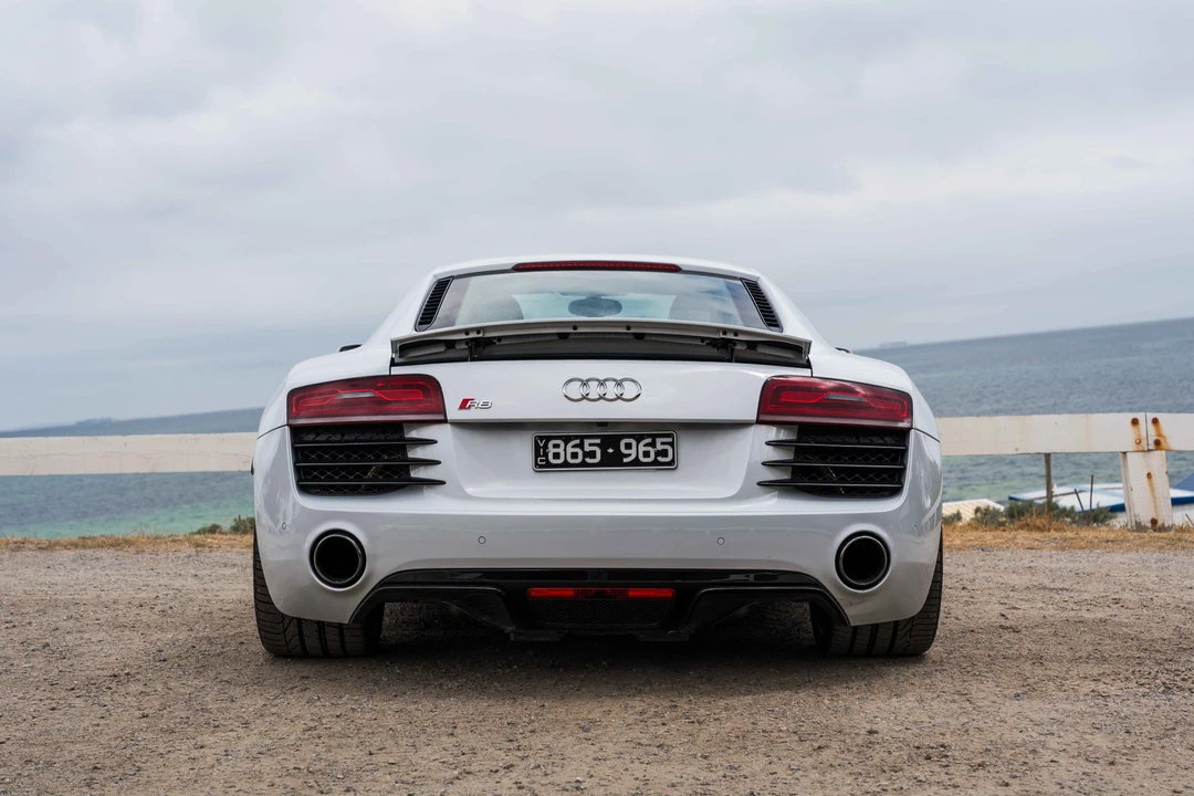2015 Audi 42 R8 - Image 6 of 31