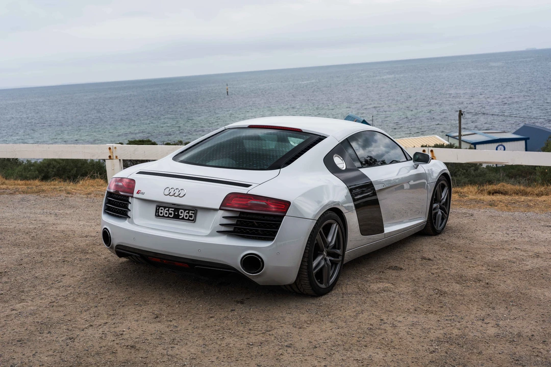 2015 Audi 42 R8 - Image 12 of 31