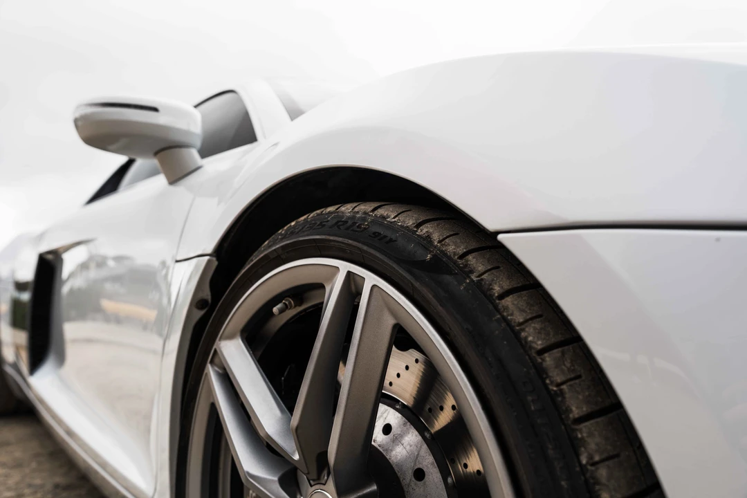 2015 Audi 42 R8 - Image 28 of 31