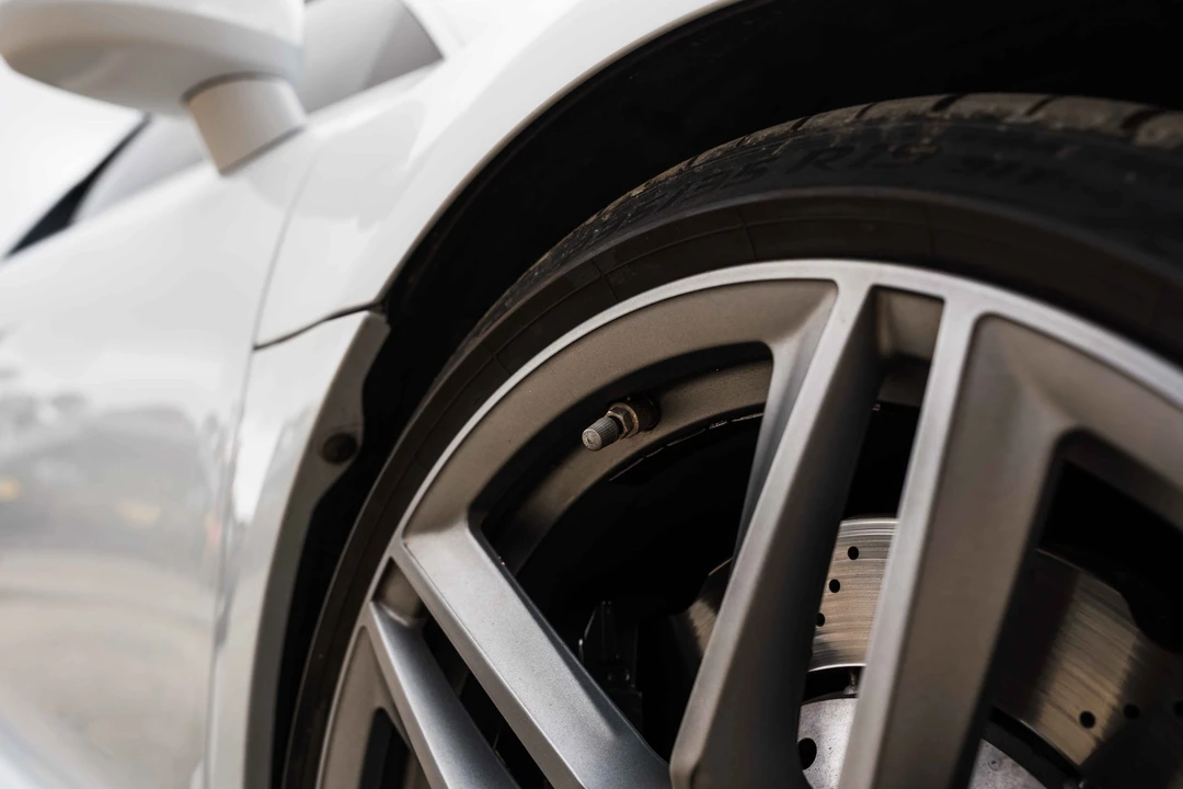 2015 Audi 42 R8 - Image 29 of 31