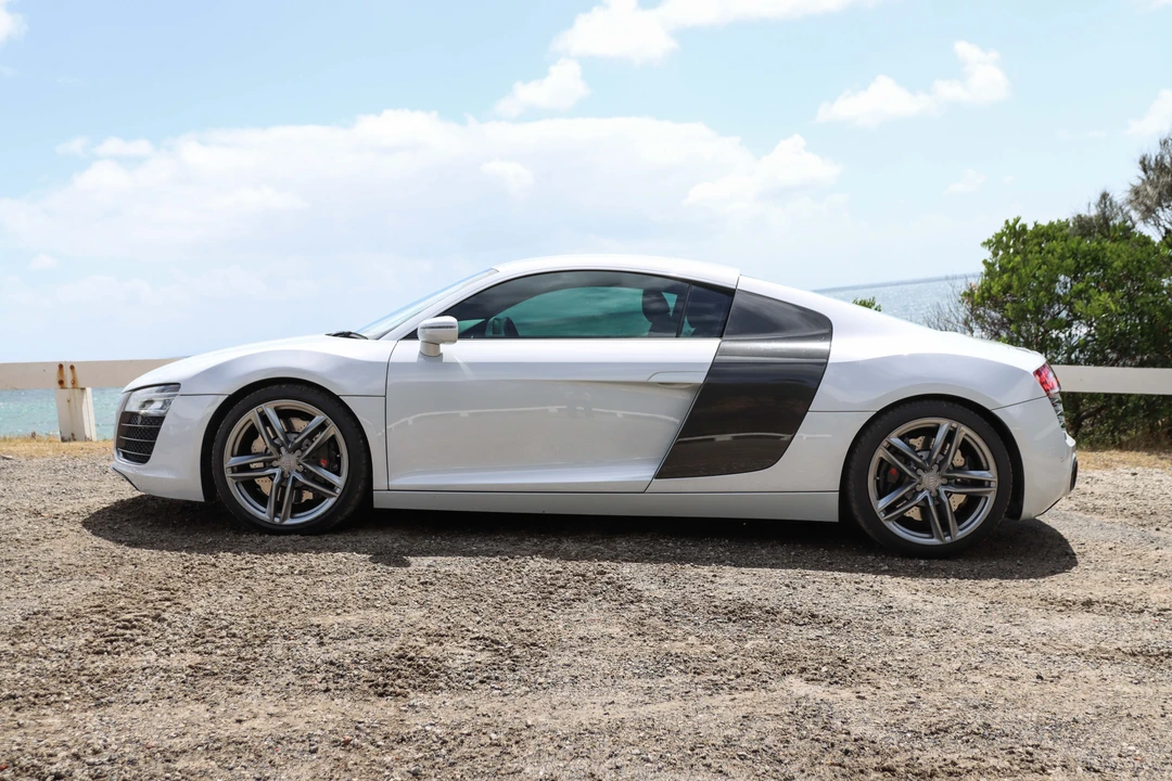 2015 Audi 42 R8 - Image 8 of 31
