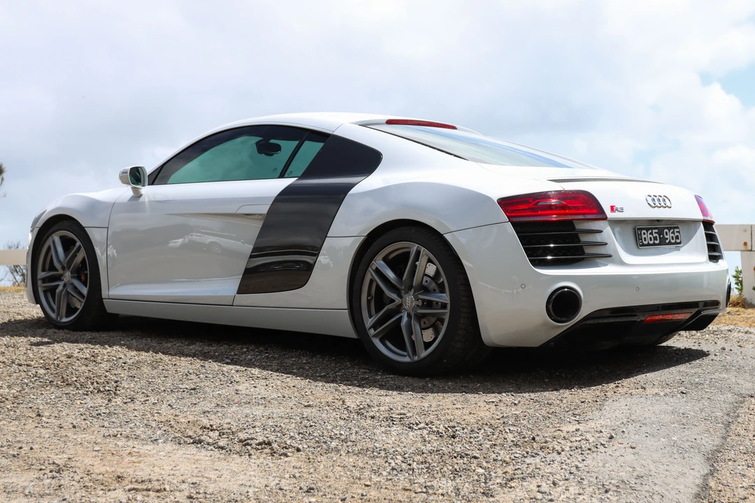 2015 Audi 42 R8 - Image 7 of 31