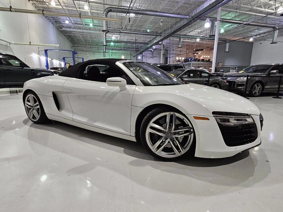 2015 Audi 42 R8 - Image 2 of 31