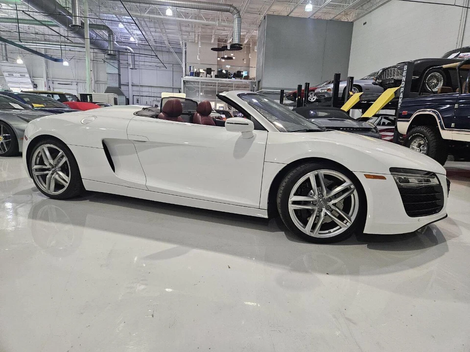 2015 Audi 42 R8 - Image 6 of 31