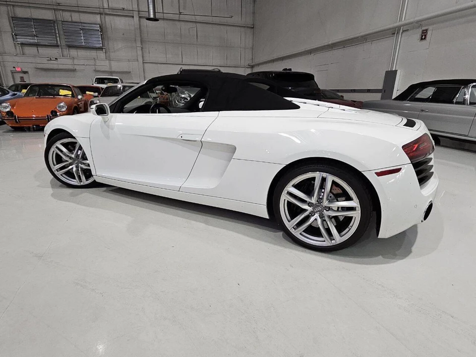 2015 Audi 42 R8 - Image 15 of 31