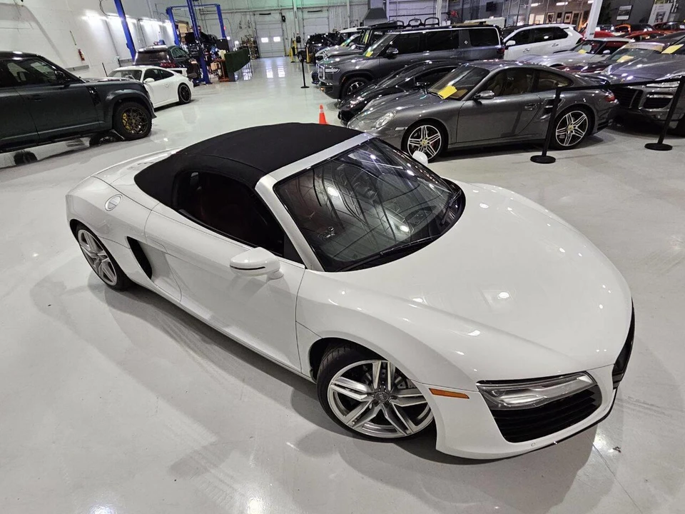2015 Audi 42 R8 - Image 12 of 31