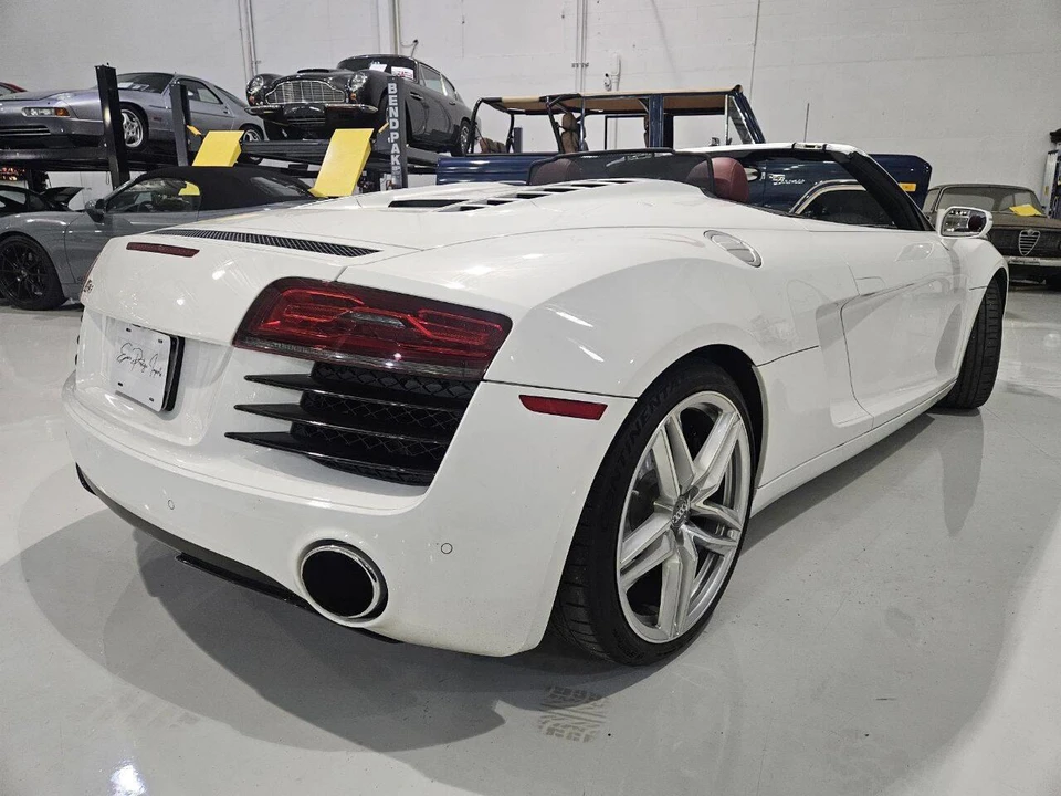 2015 Audi 42 R8 - Image 27 of 31