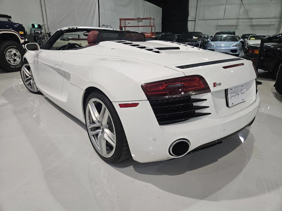 2015 Audi 42 R8 - Image 31 of 31