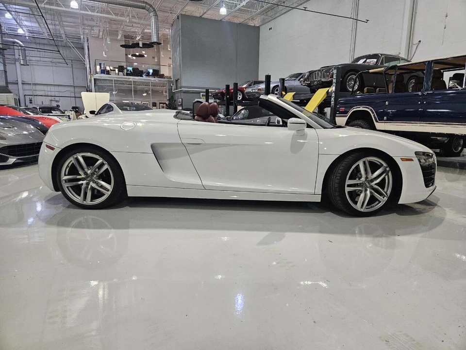 2015 Audi 42 R8 - Image 26 of 31