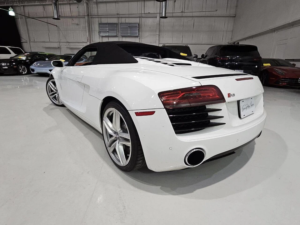 2015 Audi 42 R8 - Image 14 of 31