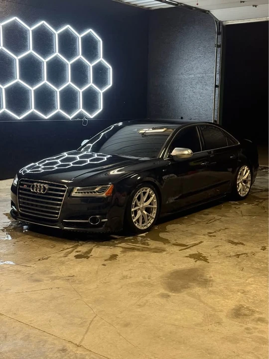 2015 Audi D4 S8 - Image 3 of 16
