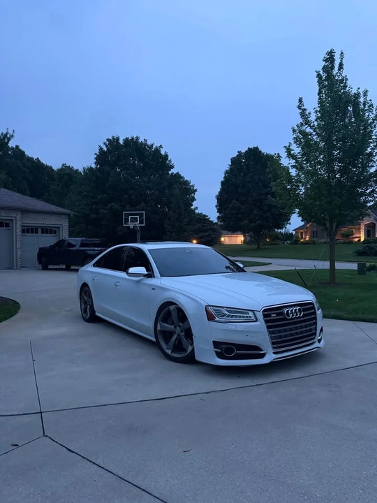 2015 Audi D4 S8 - Image 5 of 12