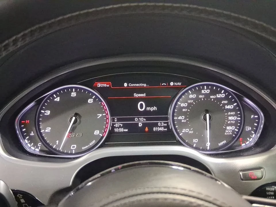 2015 Audi D4 S8 - Image 13 of 19