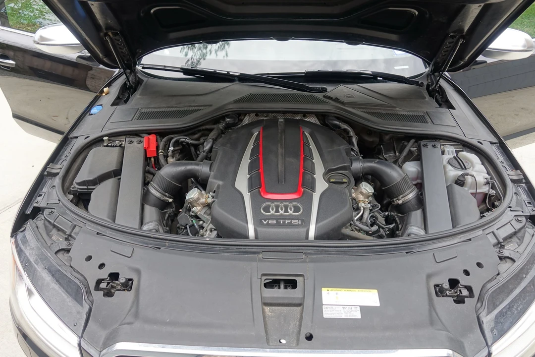 2015 Audi D4 S8 - Image 8 of 14
