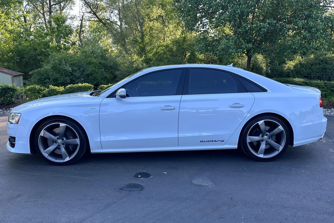 2015 Audi D4 S8 - Image 3 of 31