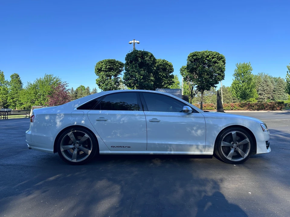 2015 Audi D4 S8 - Image 8 of 31