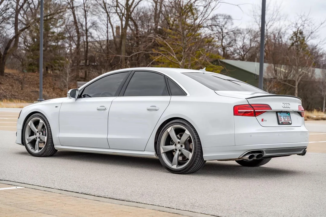 2015 Audi D4 S8 - Image 9 of 31