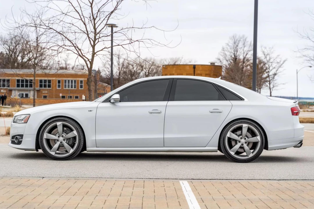 2015 Audi D4 S8 - Image 3 of 31
